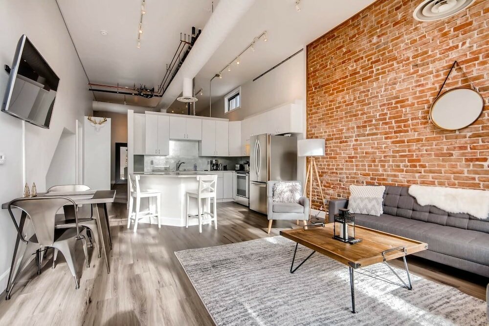 Фото Modern Lohi Loft in Historic Building