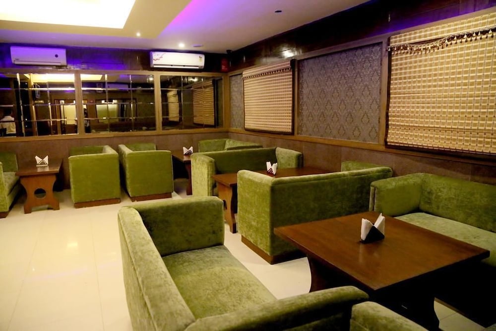 Фото Jk Rooms 130 Hotel Paras