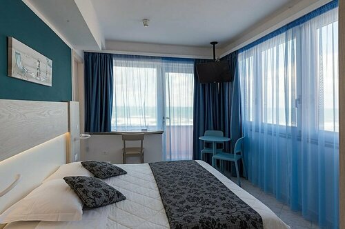 Гостиница Hotel Il Delfino в Сан-Винченцо