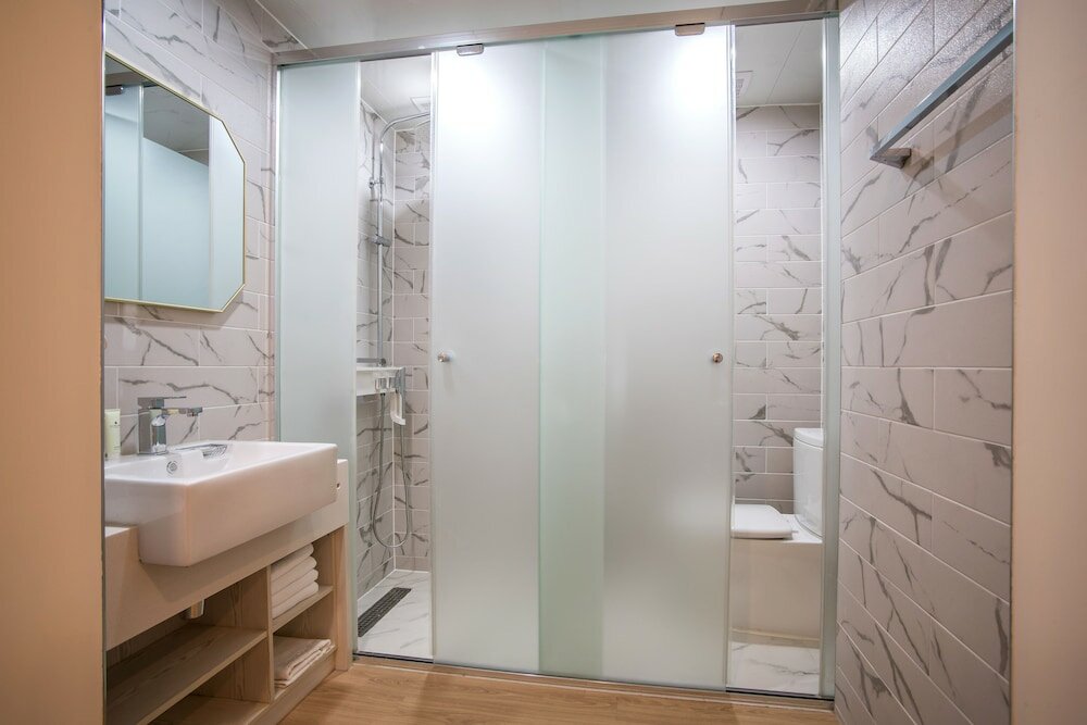 Фото Aroomi Hotel