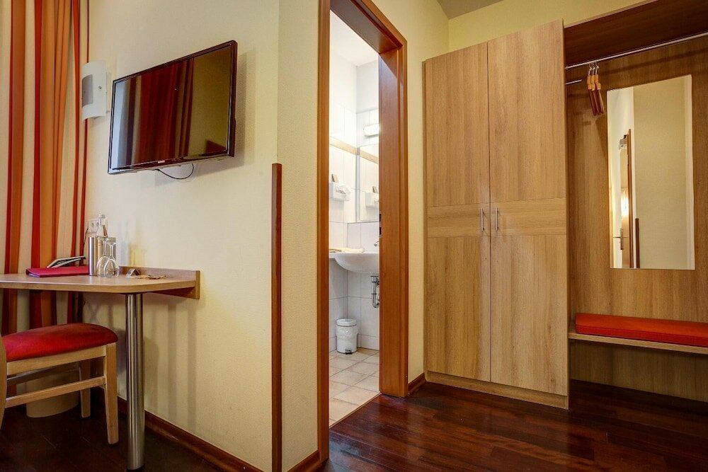 Фото Hotel Hoepfner Burghof