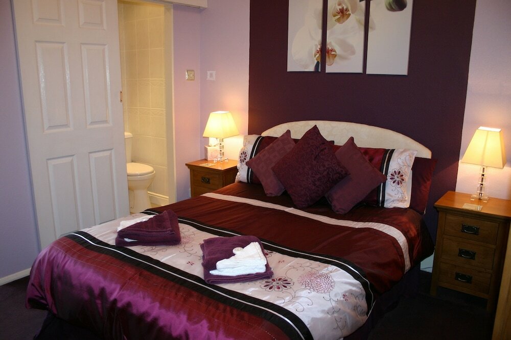 Фото Exton House