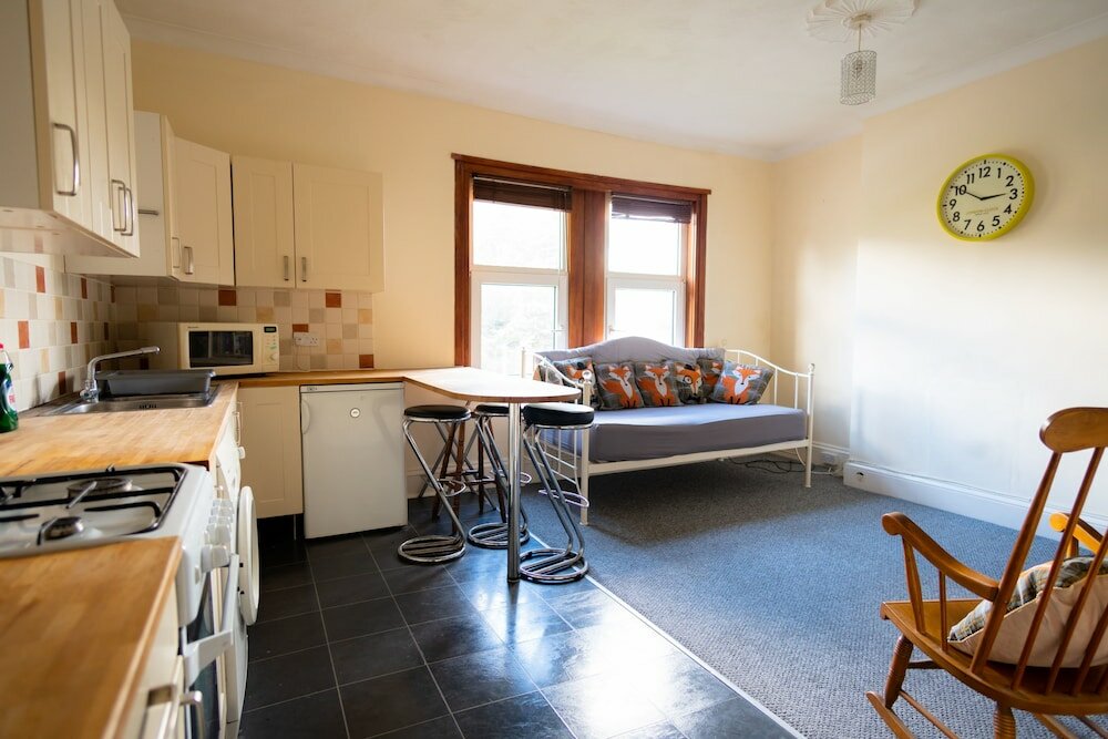 Фото Windsor Apartment with Parking