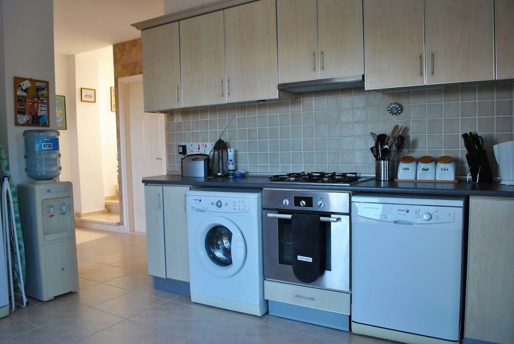 Фото Villa Brooklands by Amy Villas