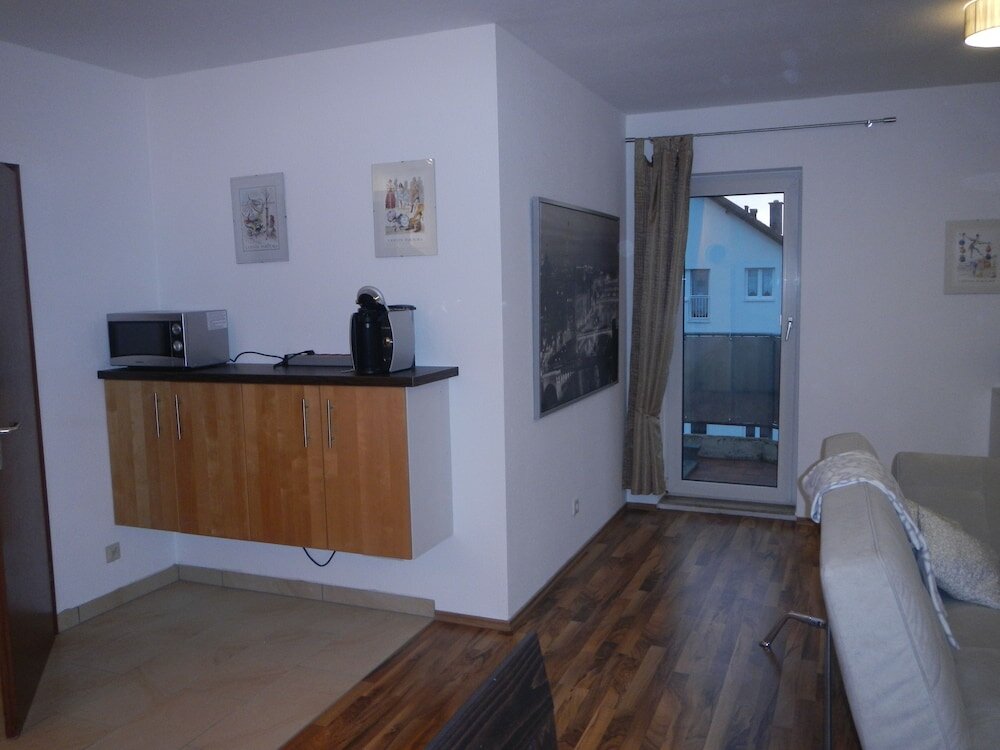 Фото Großzügiges Zweiraumapartment Troisdorf