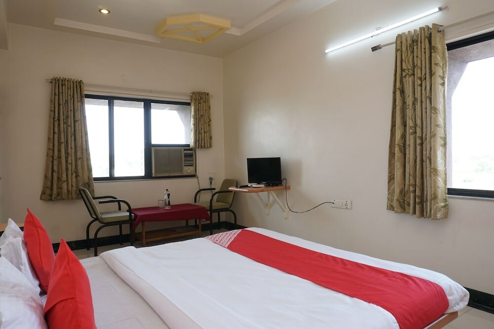 Фото Oyo 24487 Hotel Raj Regency