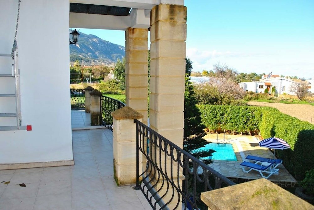 Фото Villa Brooklands by Amy Villas