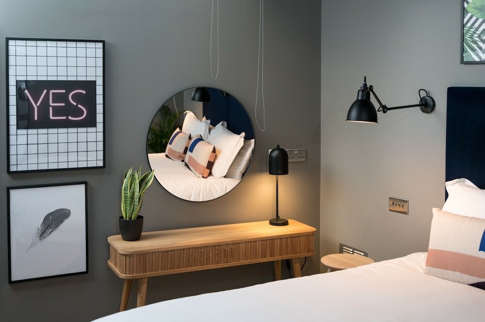 Фото Hiding Space - Trim Street Apartments