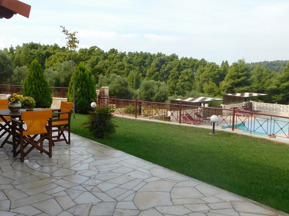 Фото Aracelia Villas with private pools