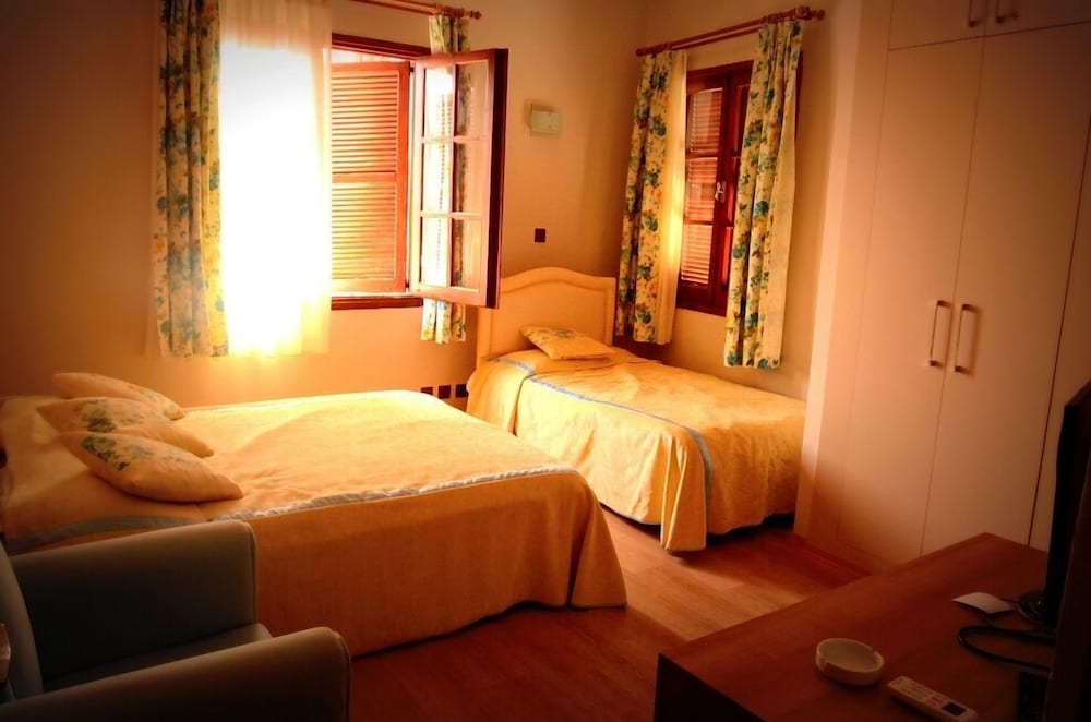 Фото отеля 3