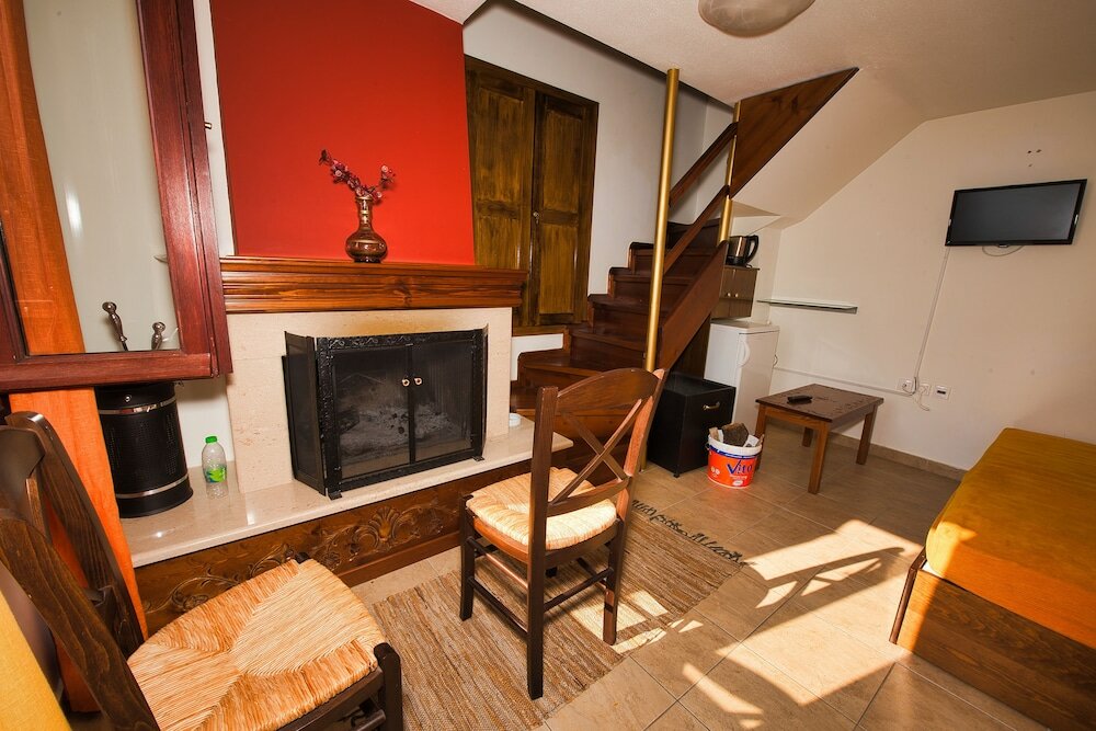 Фото Anemoessa Traditional Village Hotel