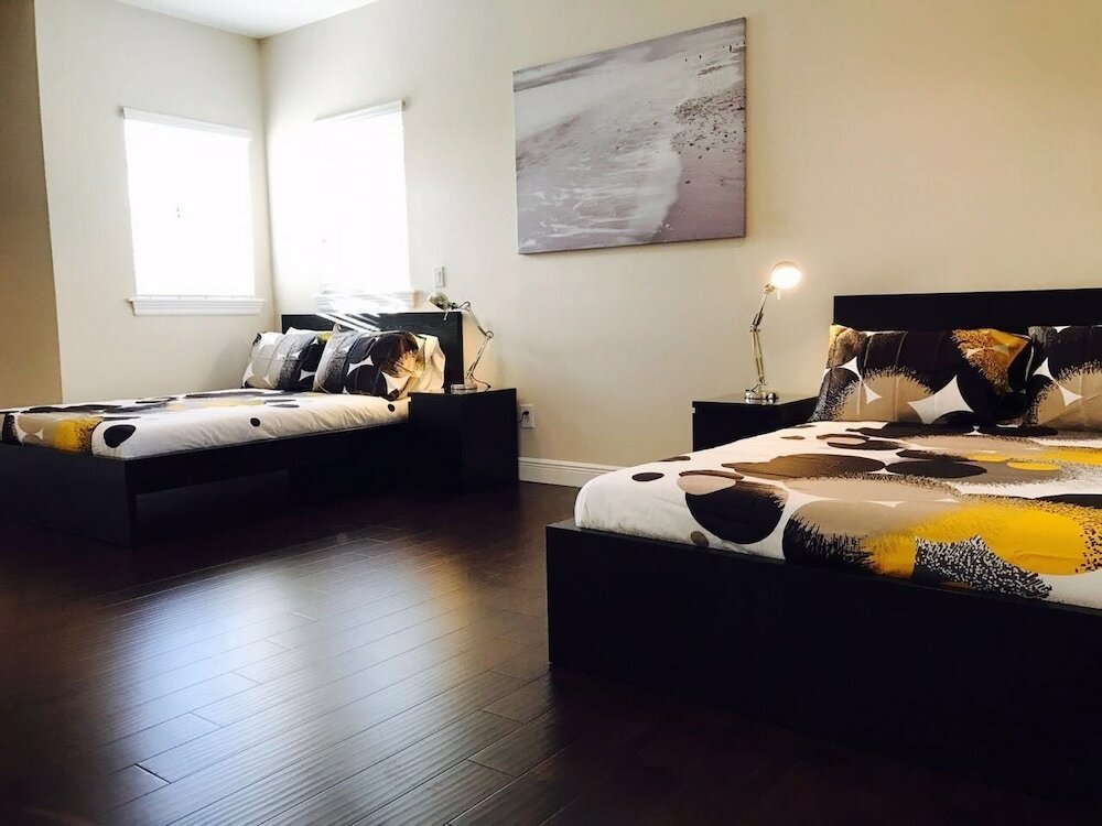 Фото 4br Townhouse 906 by Ideal Experience Vr