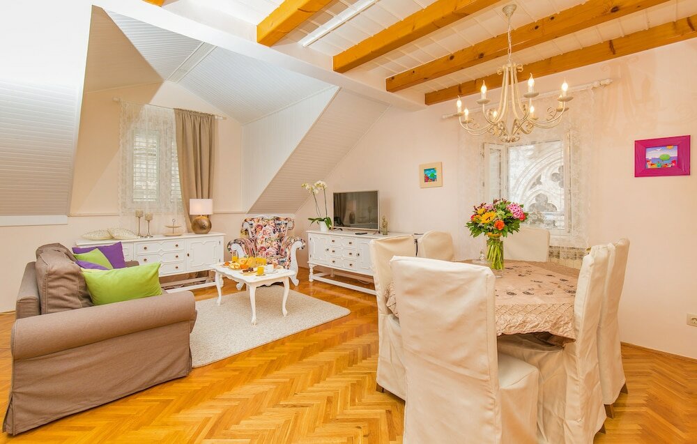 Фото Apartments and rooms Perla