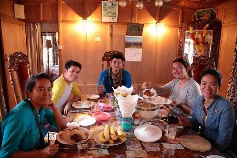 Фото Shabrose Heritage Houseboats