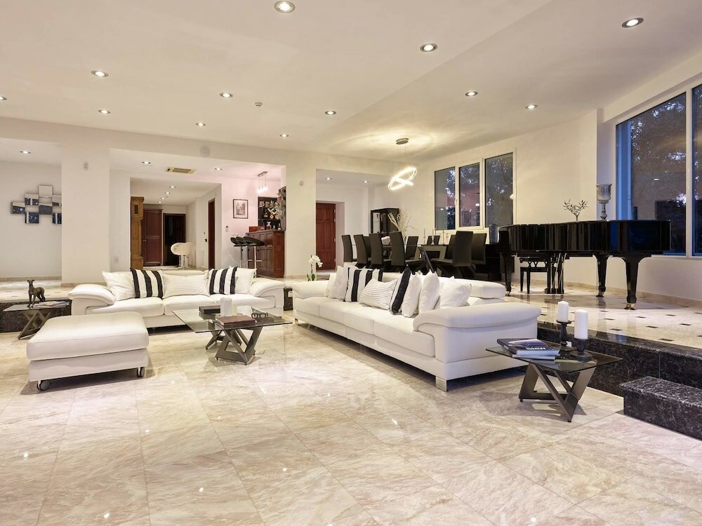 Фото Mont Bleu Luxury Villa