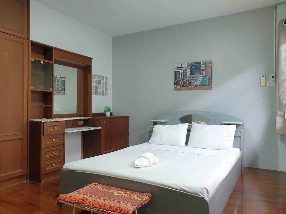 Фото Bhundaree Richy