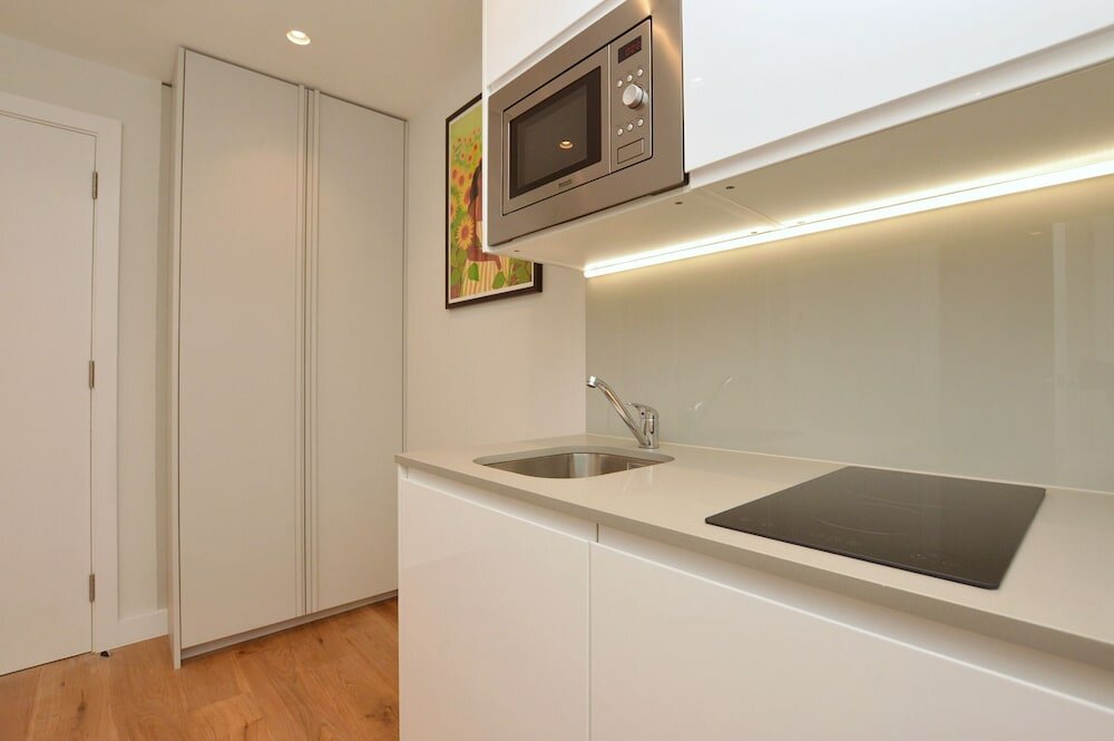 Фото Cromwell Serviced Apartment