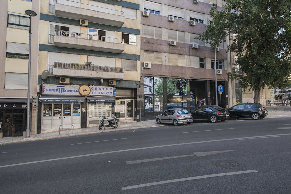 Фото Marques de Pombal Trendy Apartment