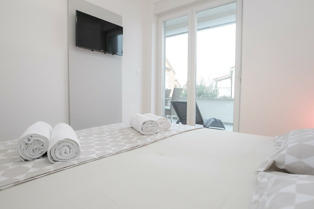 Фото Apartments Tomana