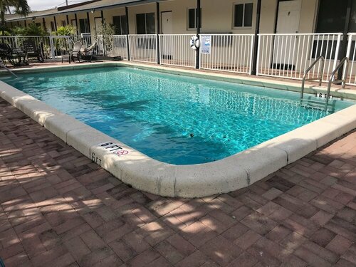 Гостиница Pompano Breeze в Помпано Бич