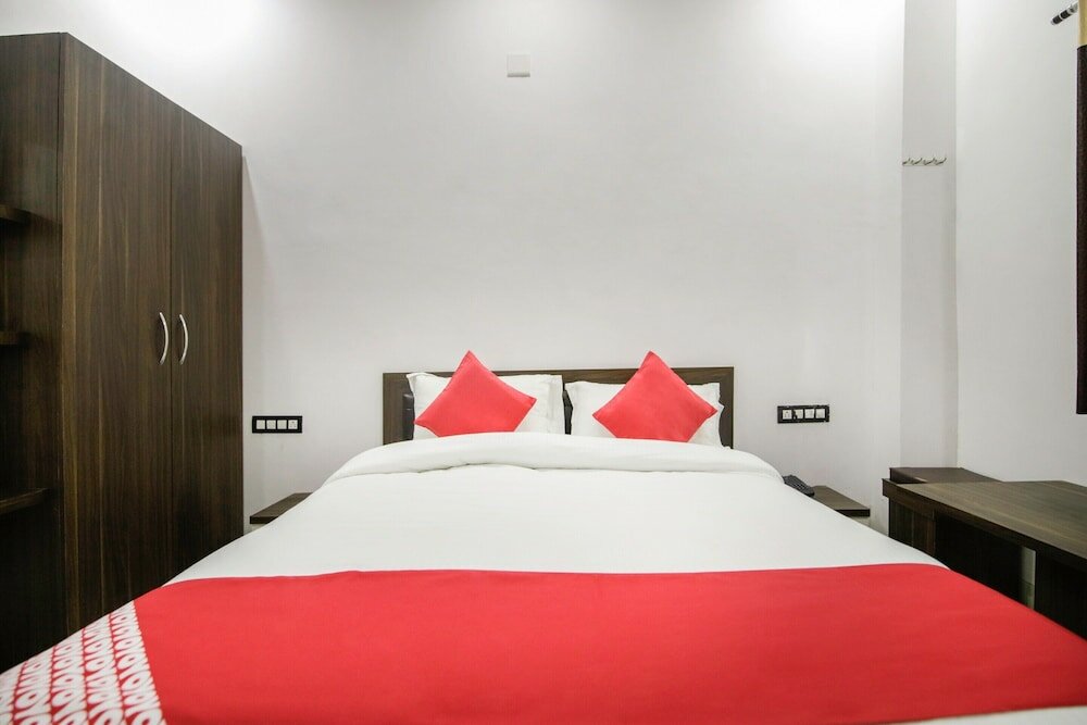 Фото Oyo 25084 Hotel Jai Hind