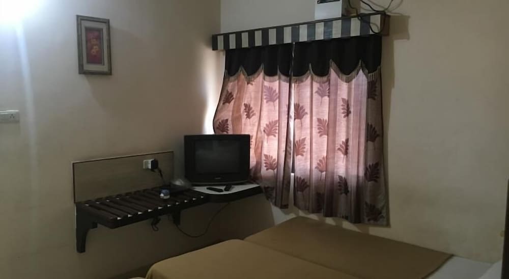 Фото Iroomz Amrutha Residency