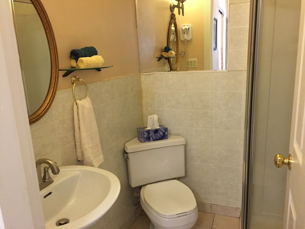 Фото Cozy Bedrooms Guest House