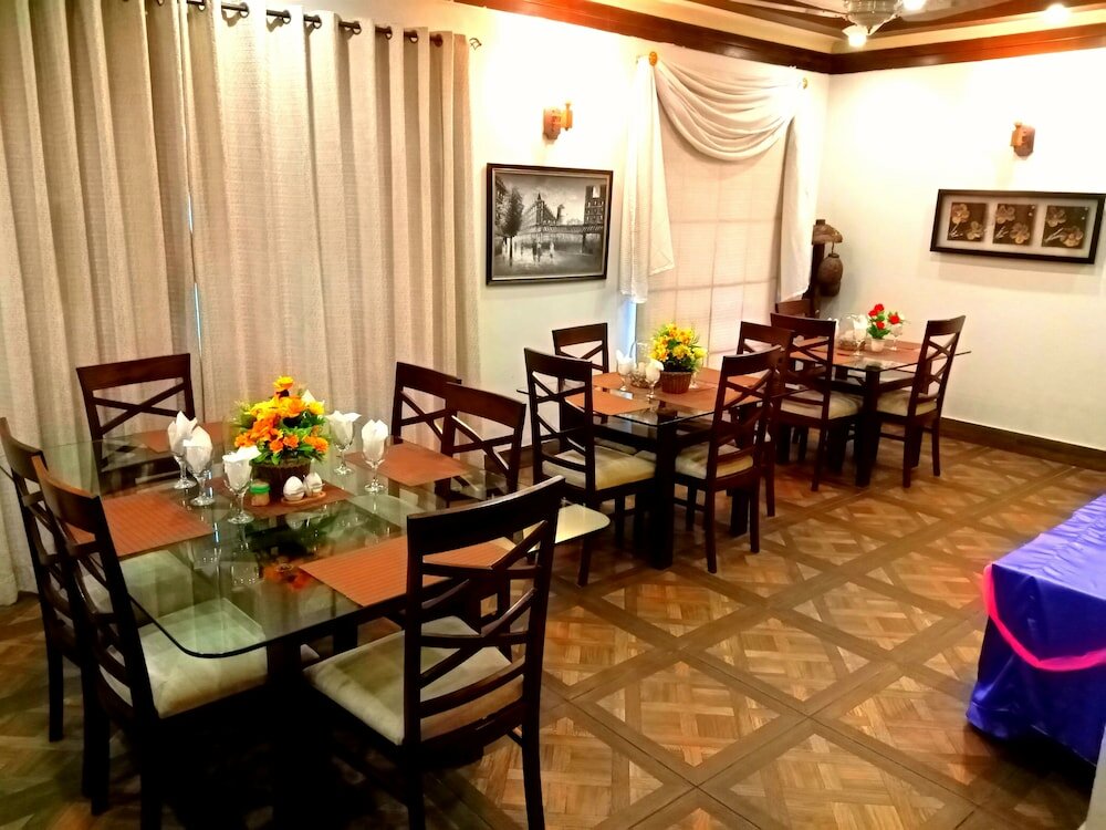 Фото Crosswinds Guest House Islamabad