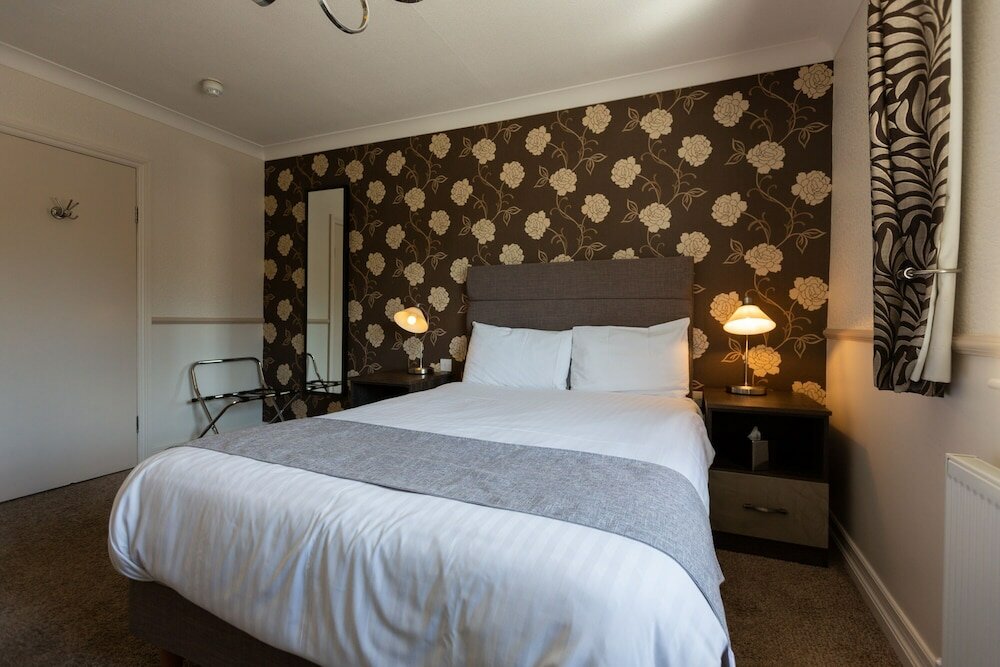 Фото The White Swan