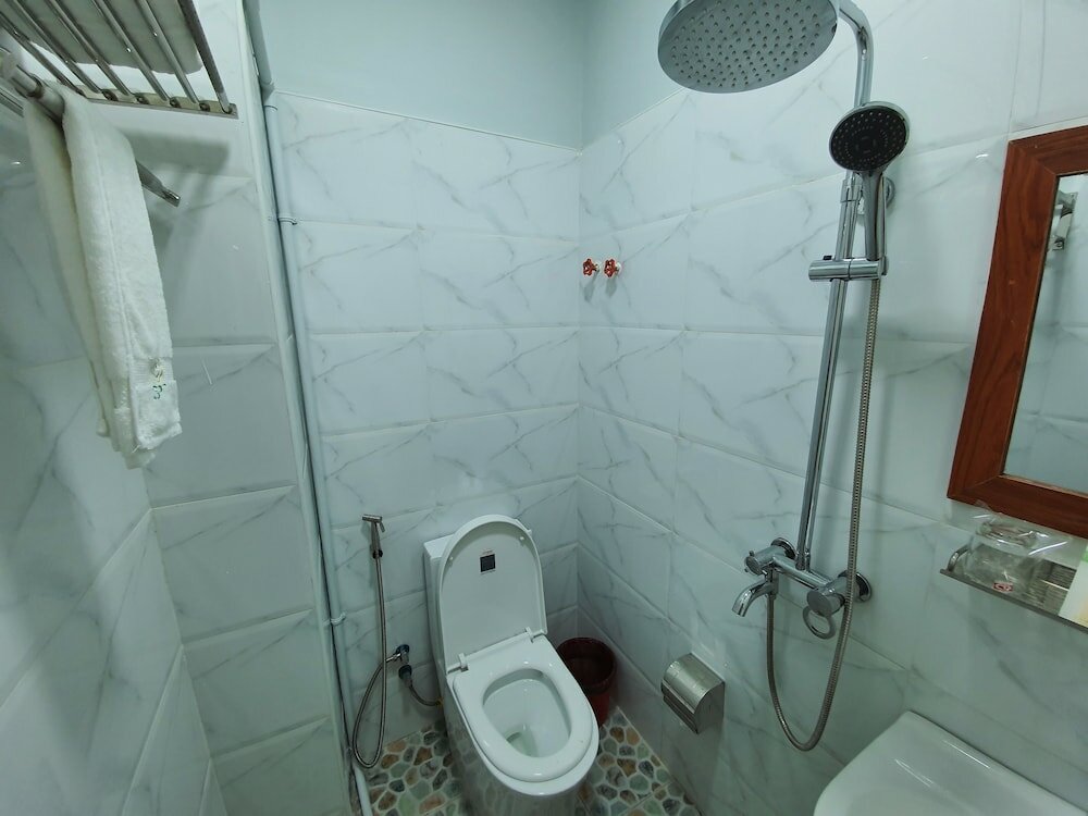 Фото Shwe Pe Ti Hotel