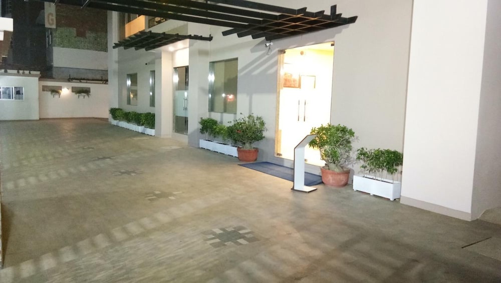 Фото Hotel Shree Kanha Residency