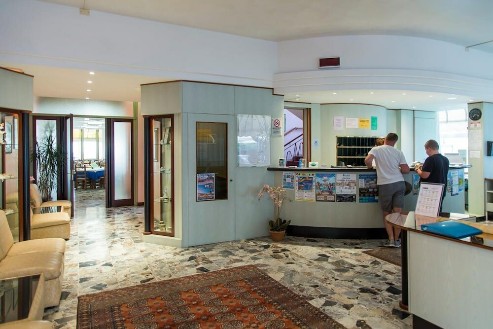 Фото Hotel Touring