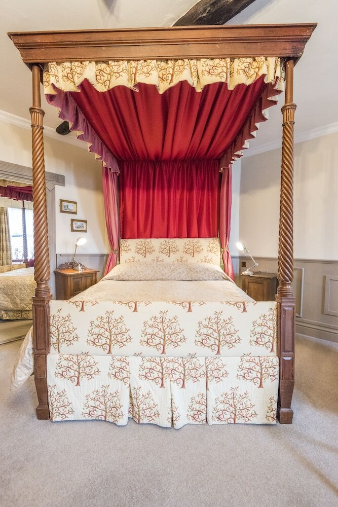 Фото The Castle Hotel