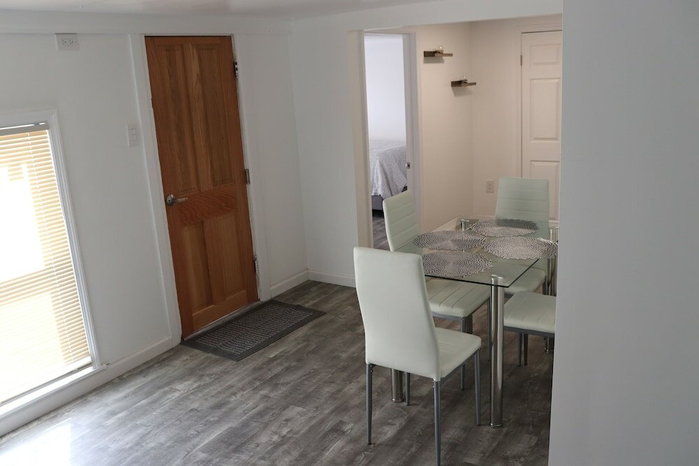 Фото Reynolds House Inn & Motel