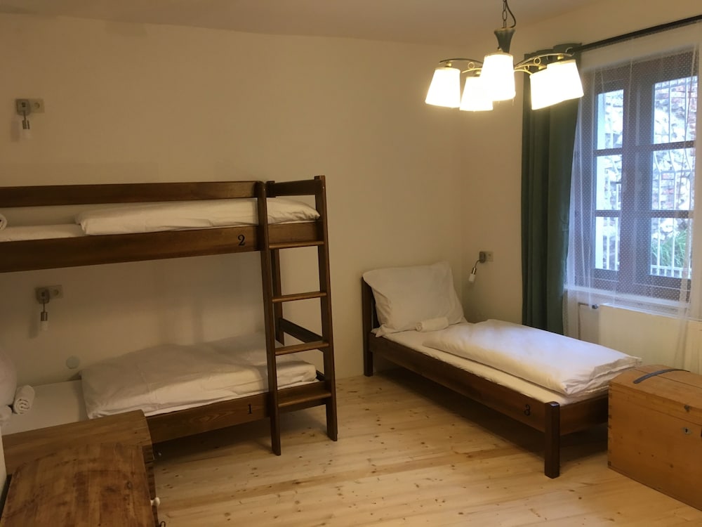 Фото Castle-Wall-Inn - Hostel