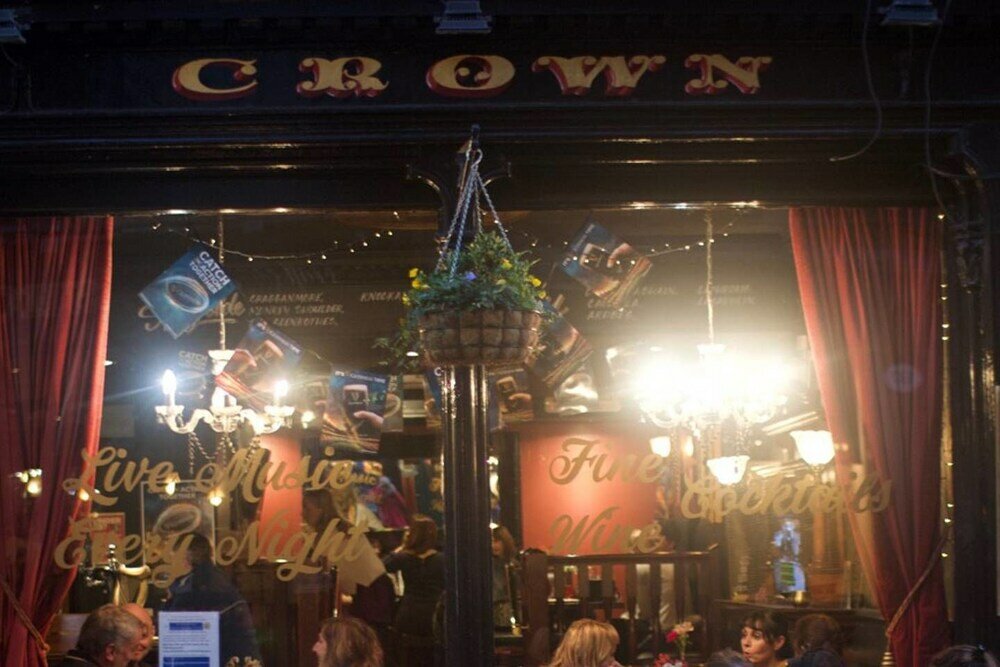 Фото Perfect Location - Stylish 2bd Rose St Apartment