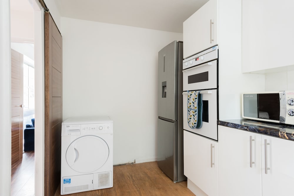 Фото The Century Chalet - Contemporary 2bdr Townhouse with Parking