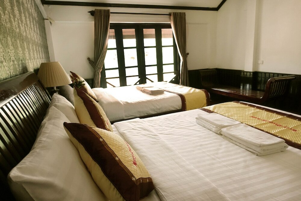 Фото Merry Riverside Hotel