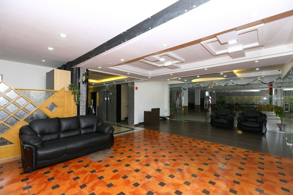 Фото Oyo 5319 Hotel Navaratna