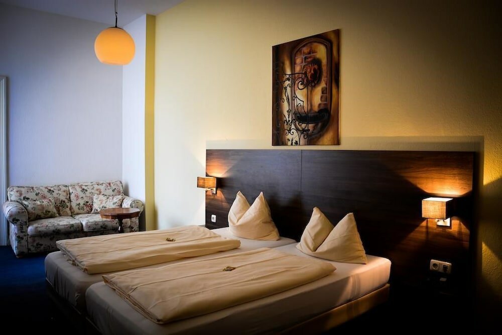 Фото Hotel Am Landeshaus