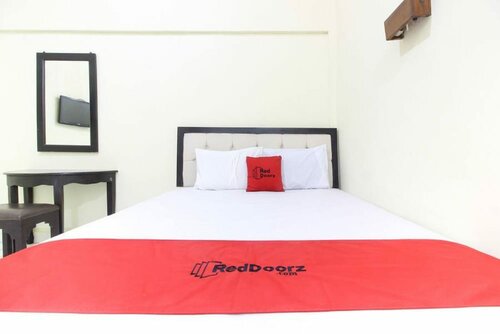 Гостиница RedDoorz near Kranggan Tugu Jogja в Джокьякарте