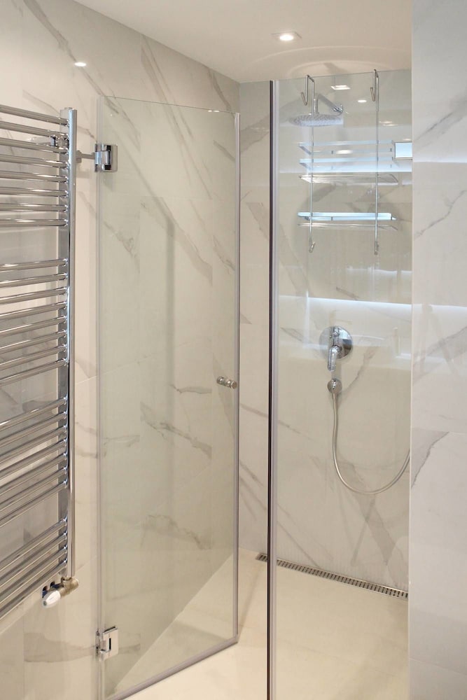 Фото Temple Apartments