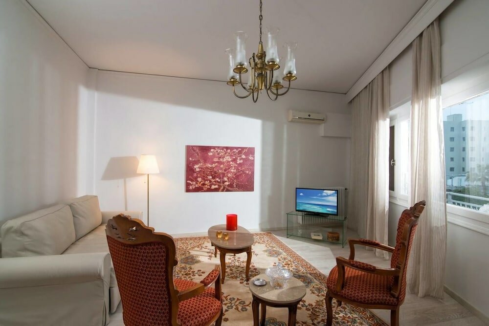 Фото Bright stylish flat 10' walk to centre