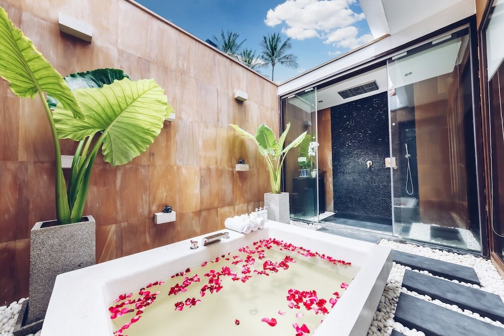 Фото 5 Bedroom Beach Front Villa Lotus