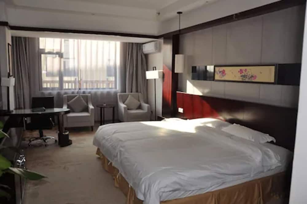 Фото Joyful Rose International Hotel