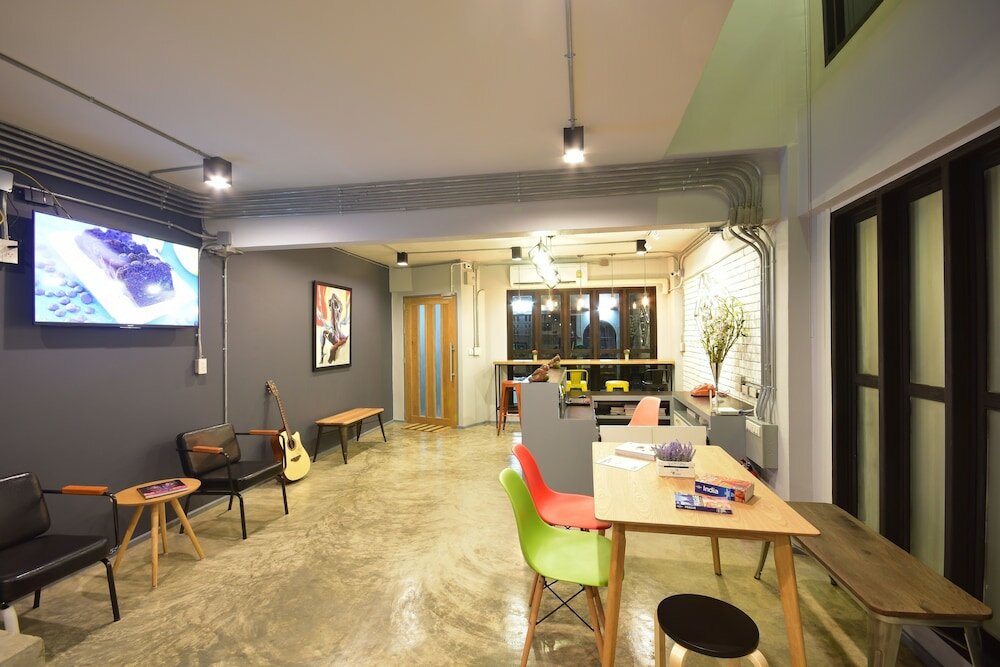 Фото The Chatbox Silom Hostel