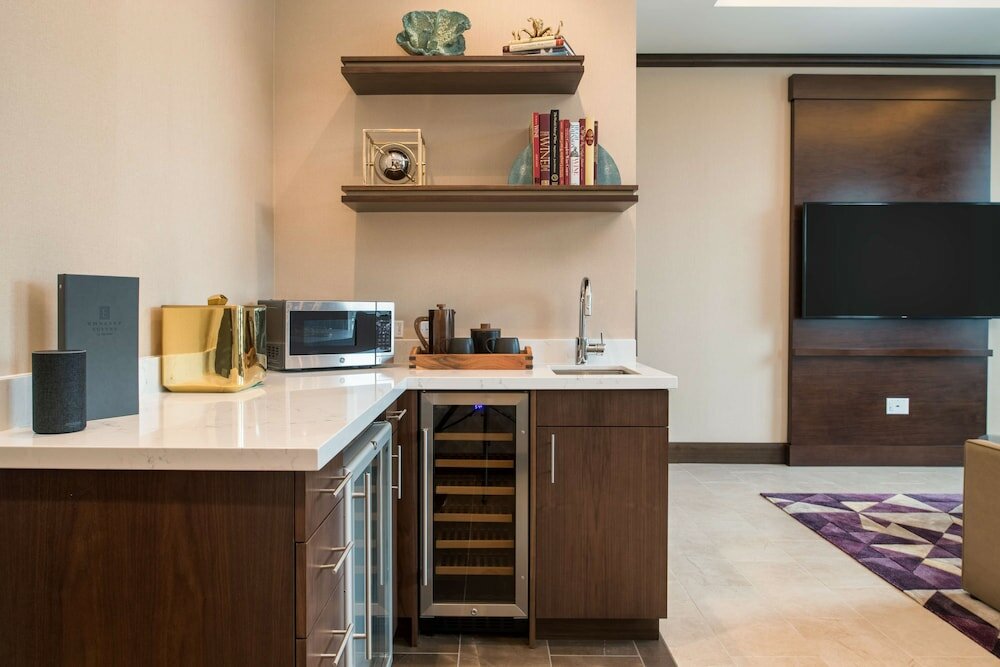 Фото Embassy Suites by Hilton Seattle Downtown Pioneer Square