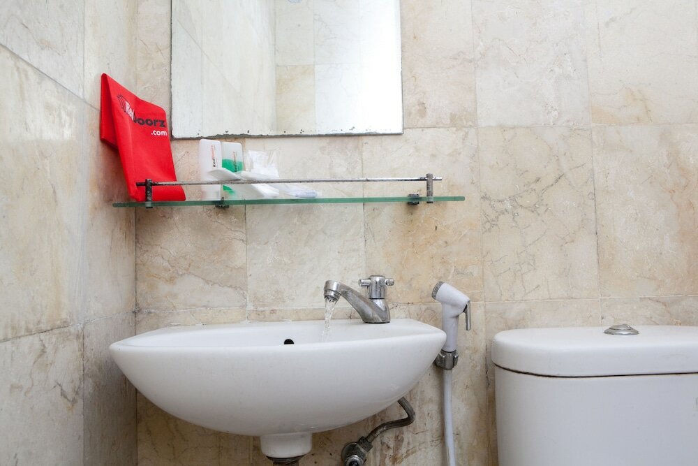 Фото RedDoorz @ Babakan Jeruk 2