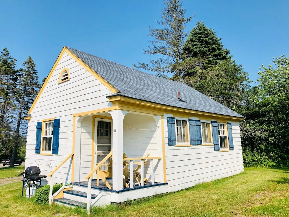 Фото Green Gables Bungalow Court
