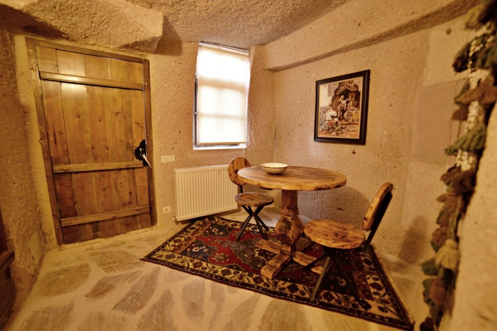 Фото Valley Inn Cave Hotel